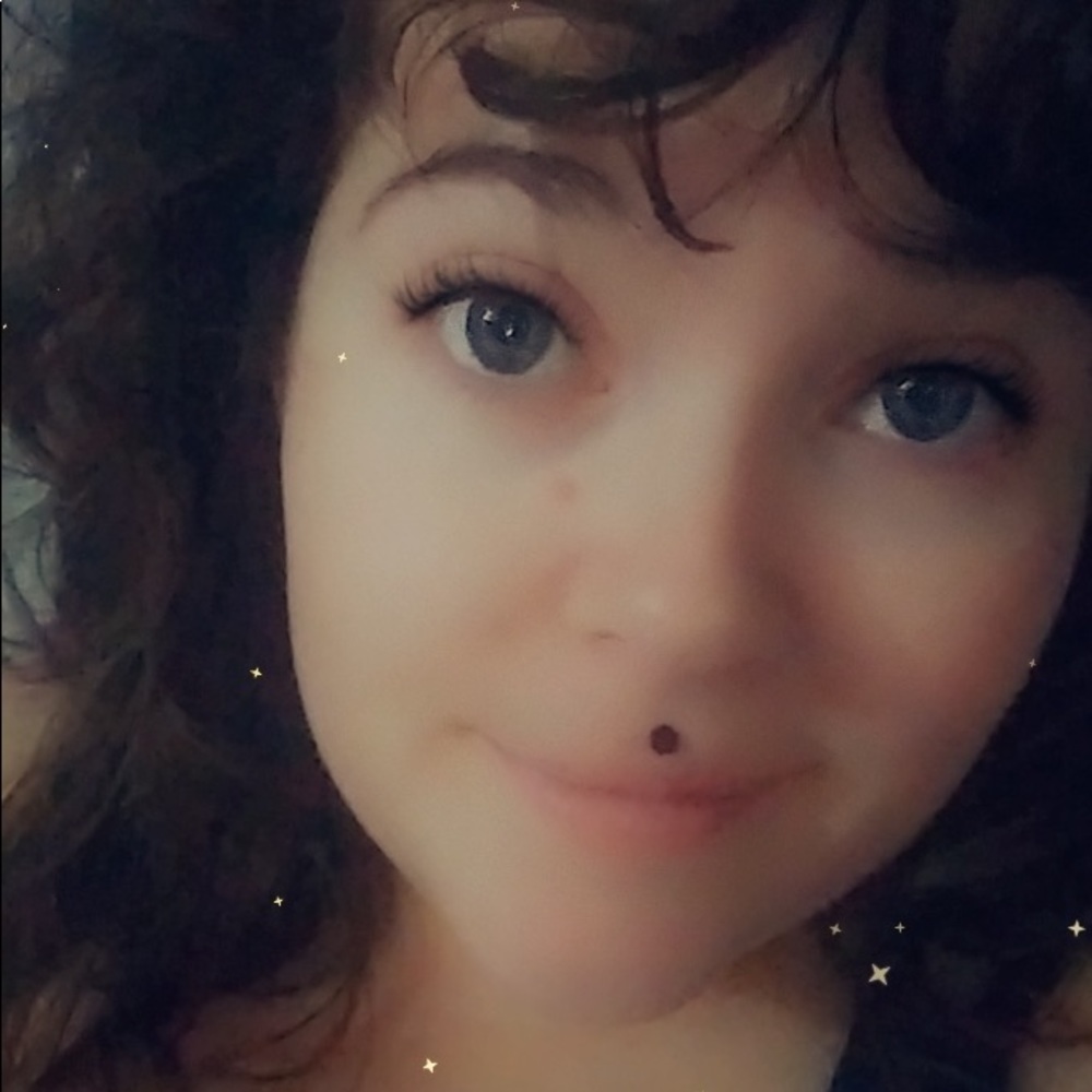 Meet your Posher, Kayla